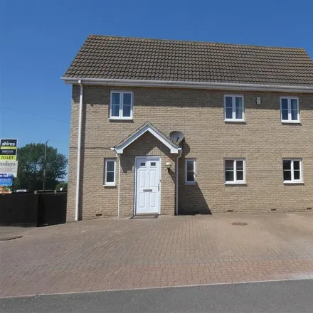 Rent this 4 bed house on Louis Drive in Beck Row, IP28 8DG