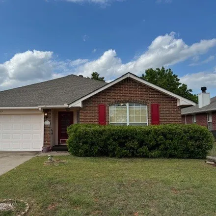 Buy this 3 bed house on 851 Cavecreek Street in Norman, OK 73071