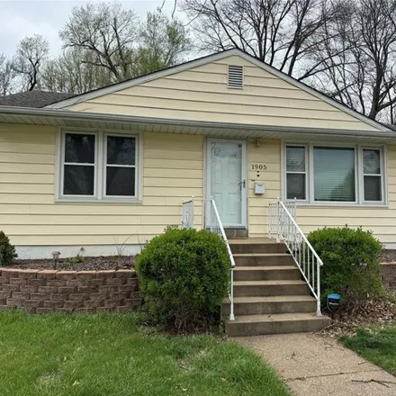 Buy this 2 bed house on Mitchell Terrace in Benton, St. Louis