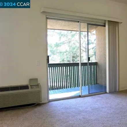 Image 8 - Greenwood Condominiums, 1240 Walker Avenue, Walnut Creek, CA 94596, USA - Condo for rent