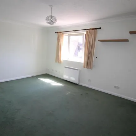 Image 3 - Market Street, Eastleigh, SO50 5SD, United Kingdom - Apartment for rent