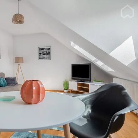 Rent this 4 bed apartment on Waldstraße 12 in 60528 Frankfurt, Germany