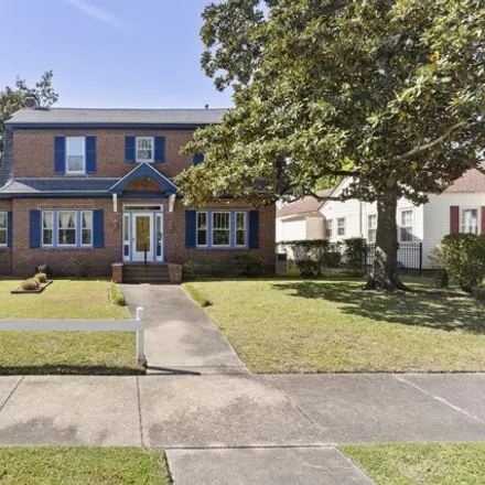 Buy this 3 bed house on 171 North 14th Street in Wilmington, NC 28401