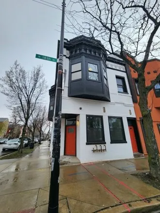 Rent this 3 bed house on 952 West 18th Street in Chicago, IL 60608
