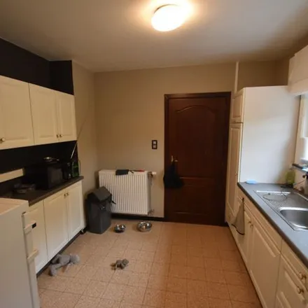 Rent this 3 bed apartment on Appelarenstraat 13 in 3700 Tongeren, Belgium