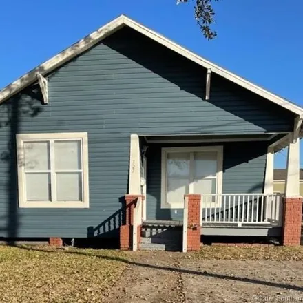 Buy this 2 bed house on 727 Pryce St in Lake Charles, Louisiana