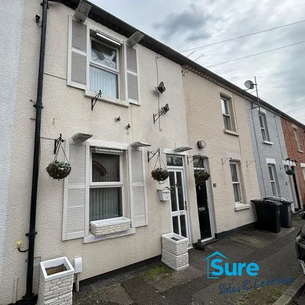 Rent this 3 bed townhouse on Hethersett Road in Gloucester, GL1 4DH