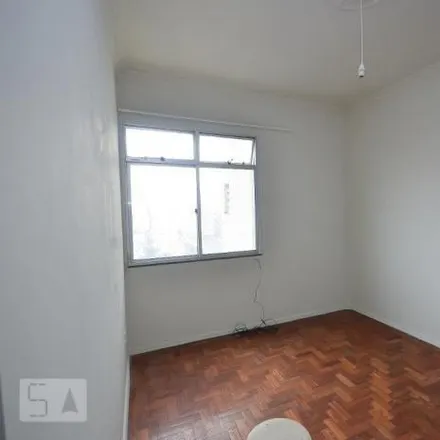 Rent this 1 bed apartment on Avenida Feliciano Sodré in Ponta d'Areia, Niterói - RJ