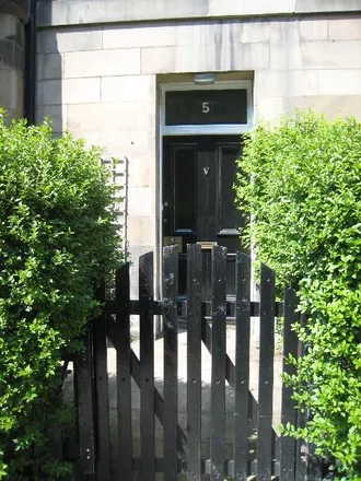 Rent this 4 bed apartment on 7 Bernard Terrace in City of Edinburgh, EH8 9NU