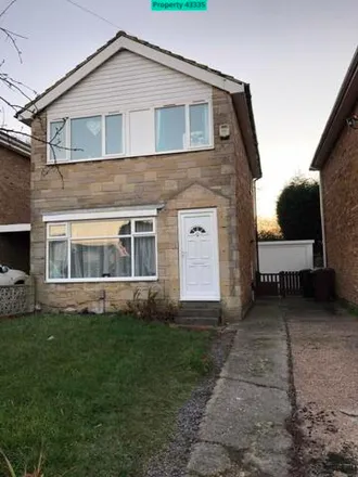 Rent this 3 bed house on Bruntcliffe Drive in Morley, LS27 0NF