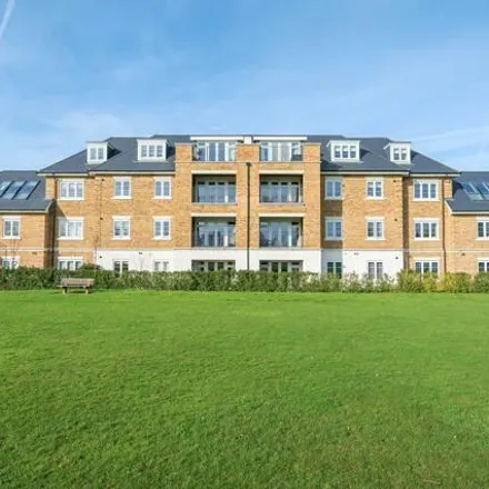 Buy this 2 bed apartment on unnamed road in Arborfield Green, RG2 9BF
