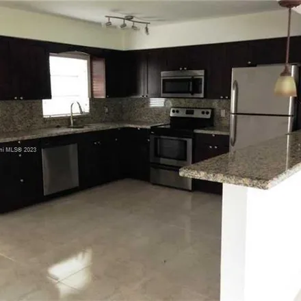 Image 4 - Santander Avenue, Coral Gables, FL 33134, USA - Apartment for rent