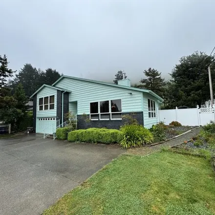 Buy this 3 bed house on 15969 Carson Lane in Harbor, Curry County