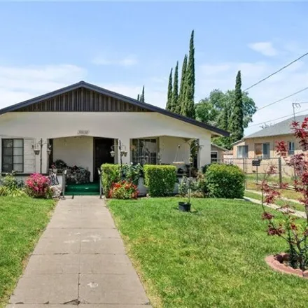 Buy this 3 bed house on 10014 Magnolia Street in Bloomington, CA 92316