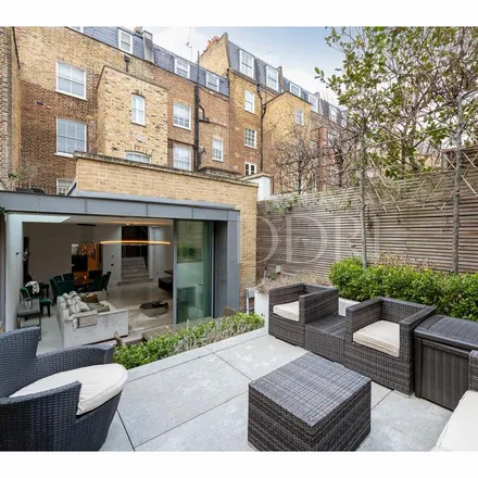 Image 3 - 97 Eaton Terrace, London, SW1W 8TW, United Kingdom - Townhouse for rent