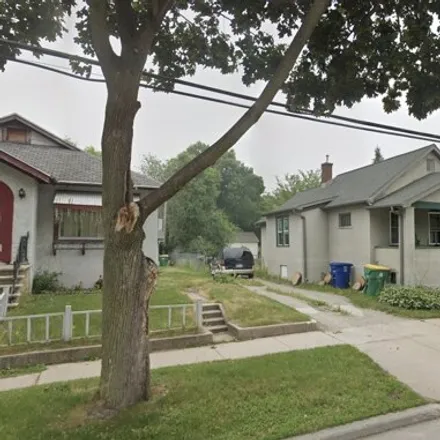 Buy this 2 bed house on 1306 Smith Street in Green Bay, WI 54302