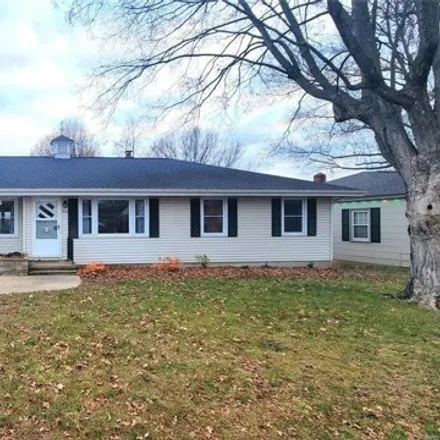 Rent this 3 bed house on 952 West 8th Street in Washington, MO 63090