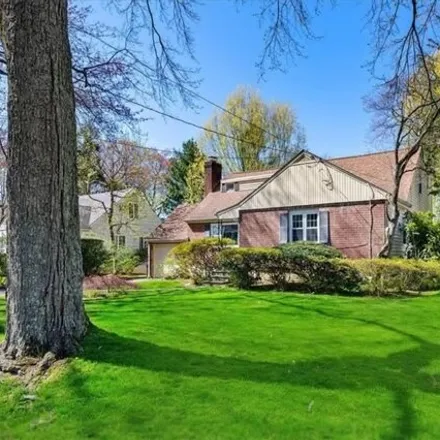 Image 2 - 124 Thornbury Road, Scarsdale Downs, City of New Rochelle, NY 10583, USA - House for sale