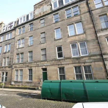 Rent this 3 bed apartment on 7 South Oxford Street in City of Edinburgh, EH8 9QF