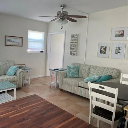 Image 5 - 923 182nd Avenue East, Redington Shores, Pinellas County, FL 33708, USA - House for rent
