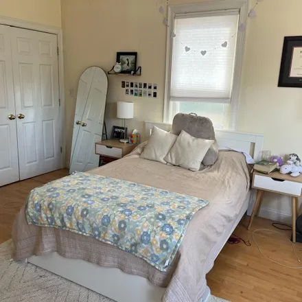 Rent this 1 bed room on 250;252;254;256 Somerville Avenue in Somerville, MA 02143
