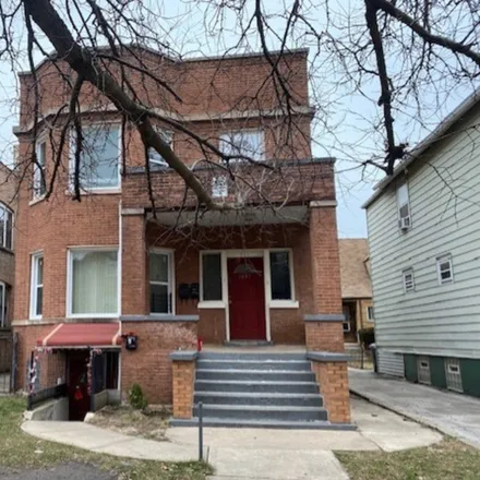 Buy this 11 bed duplex on 7553 South Coles Avenue in Chicago, IL 60649