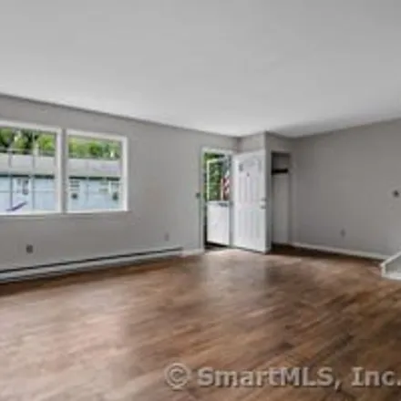 Image 5 - 61K Taylor Avenue, Bethel, CT 06801, USA - Townhouse for sale