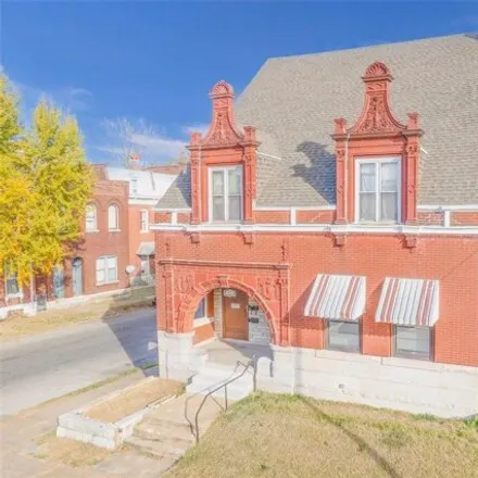 Rent this 3 bed house on 2716 Osage Street in St. Louis, MO 63118
