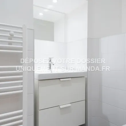 Rent this 4 bed apartment on 4 Rue de l'Adjudant-Chef Dericbourg in 94550 Chevilly-Larue, France