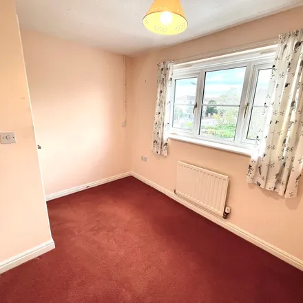 Rent this 3 bed apartment on Fretson Green in Sheffield, S2 1JY