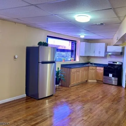 Image 1 - 220 Ridge Street, Newark, NJ 07104, USA - Apartment for rent