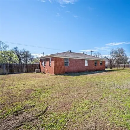 Image 5 - 787 North 8th Street, Noble, OK 73068, USA - House for sale