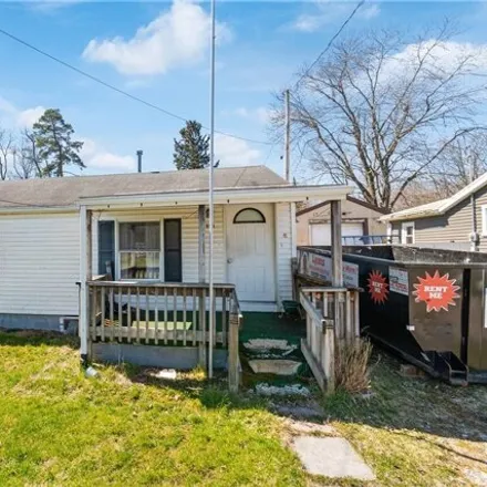 Buy this 1 bed house on 141 Oxford Avenue in Mansfield, OH 44906