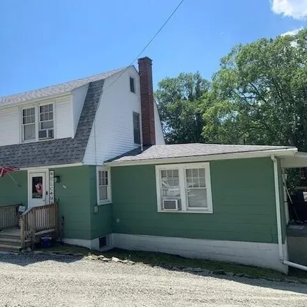 Rent this 3 bed house on 625 Sawkill Road in Dingman Township, PA 18337