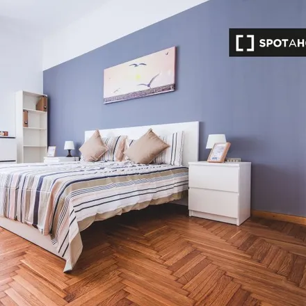 Rent this 6 bed room on Banca Intesa Sanpaolo in Via Fabio Filzi 23, 20124 Milan MI