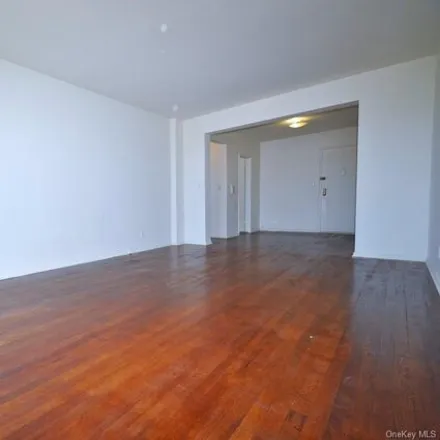 Image 5 - 480 Riverdale Avenue, Lowerre, City of Yonkers, NY 10705, USA - Apartment for sale