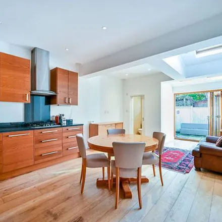 Rent this 2 bed townhouse on 16 Alton Road in London, TW9 1UJ