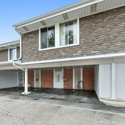 Buy this 2 bed townhouse on 5 Cour Deauville in Palos Hills, IL 60465