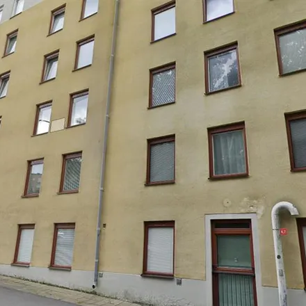 Rent this 4 bed apartment on Glanshammarsgatan 39-49 in 124 73 Stockholm, Sweden