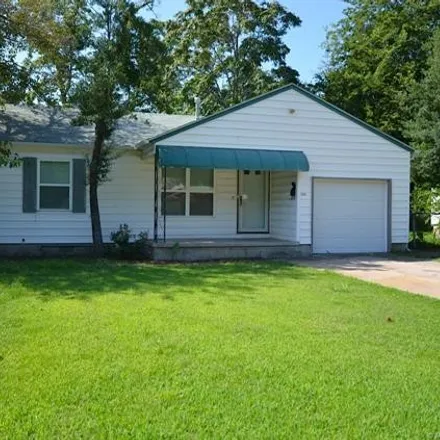 Rent this 2 bed house on 398 West Jackson Avenue North in Sapulpa, OK 74066