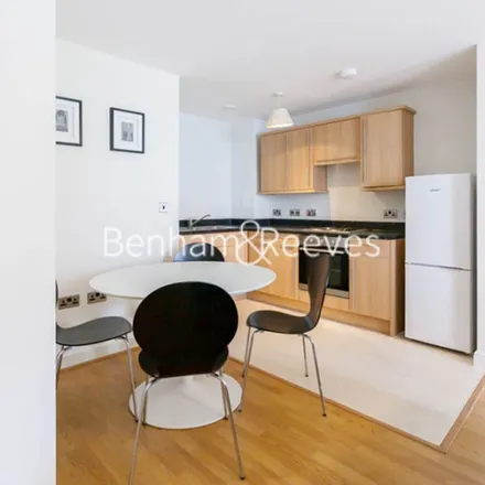 Image 1 - Oster Court, Tanner Close, London, NW9 5PZ, United Kingdom - Apartment for rent