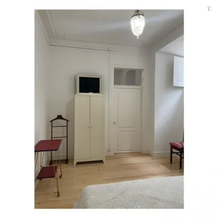 Rent this 2 bed room on Miradouro do Monte Agudo in Rua Heliodoro Salgado, 1170-028 Lisbon