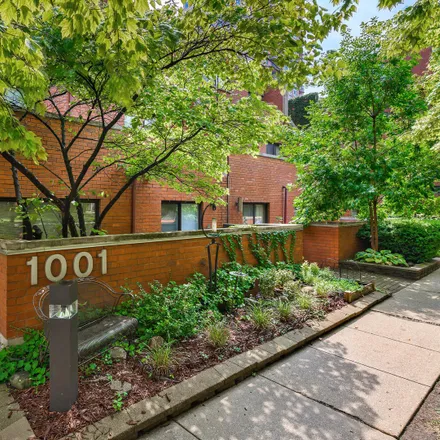 Buy this 3 bed townhouse on 1115 South Plymouth Court in Chicago, IL 60605