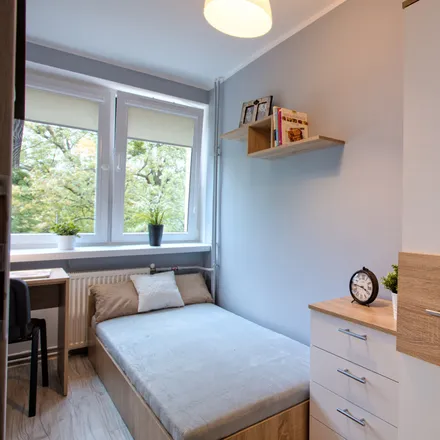 Rent this 5 bed room on Marymoncka 153 in 01-946 Warsaw, Poland