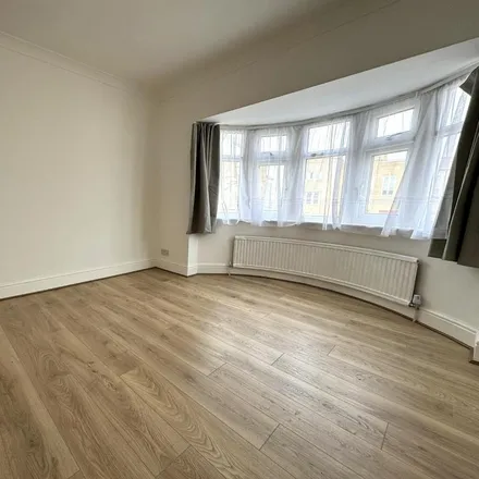 Rent this 1 bed room on Latymer All Saints CofE Primary School in Hydethorpe Avenue, London