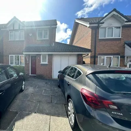 Rent this 3 bed house on Rowberrow Close in Preston, PR2 9HF