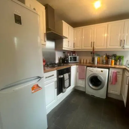 Image 2 - Guelph Street, Liverpool, L7 8RA, United Kingdom - Townhouse for rent