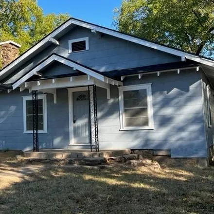 Rent this 2 bed duplex on 1298 South 5th Avenue in Denison, TX 75021