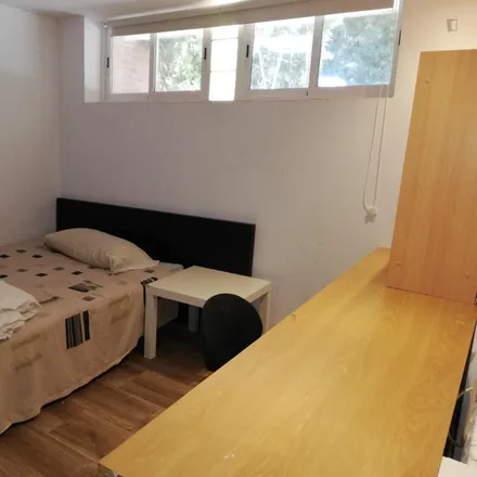 Rent this 2 bed room on Madrid in Calle de la Gardenia, 28670 Villaviciosa de Odón