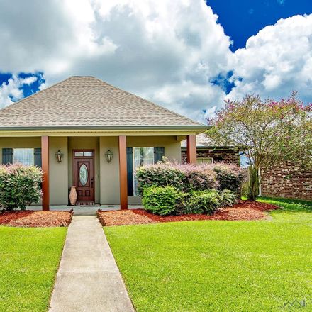 Rent this 3 bed house on Sugarwood Blvd in Houma, LA